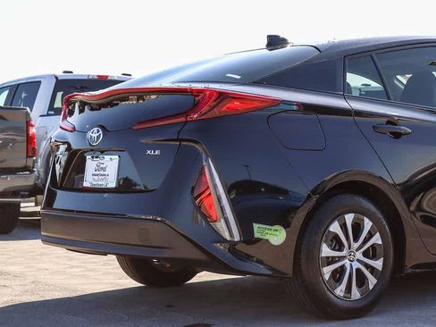 Used 2022 Toyota Prius Prime XLE FWD image 9