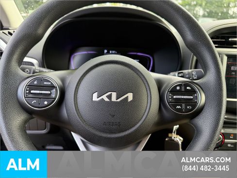 Used 2025 Kia Soul LX w/ LX Technology Package FWD image 20
