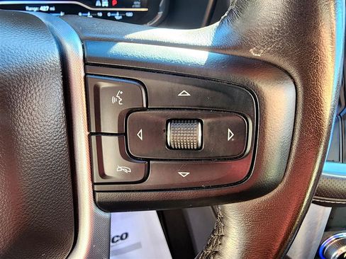 Used 2023 GMC Yukon XL SLT image 24