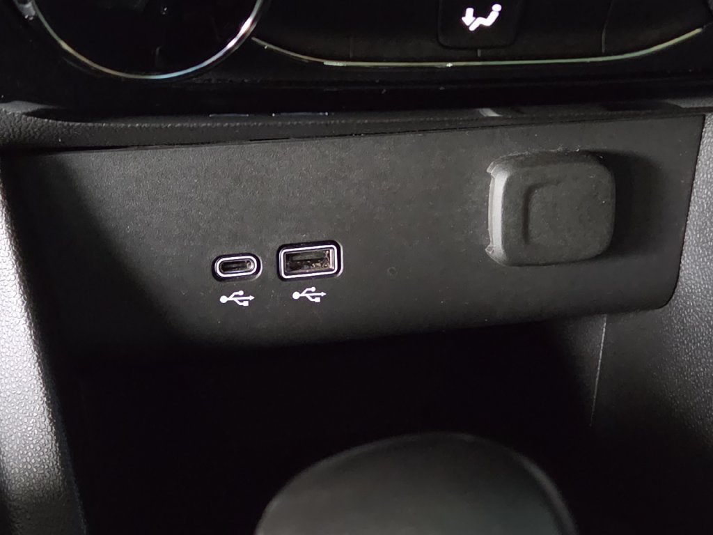 Used 2024 Buick Encore GX Sport Touring AWD/4WD image 21
