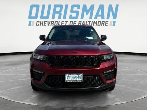 Used 2024 Jeep Grand Cherokee Limited w/ Black Appearance Package AWD/4WD image 8