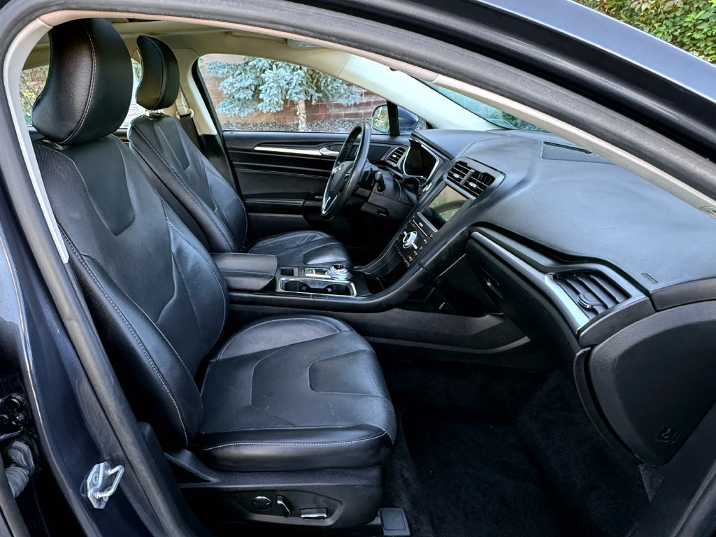Used 2018 Ford Fusion Titanium AWD/4WD image 36