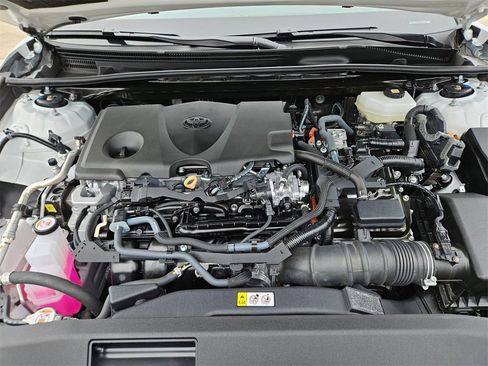 Used 2025 Toyota Camry SE image 23