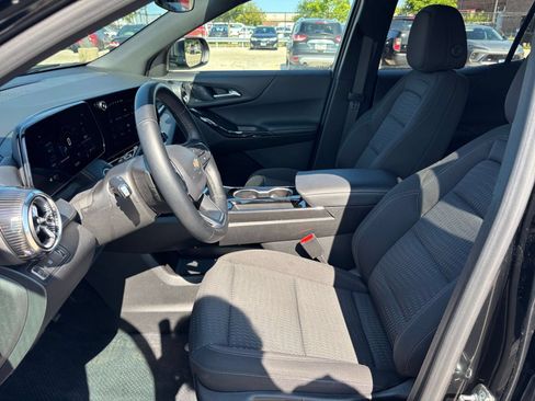 Used 2025 Chevrolet Equinox LT FWD image 27