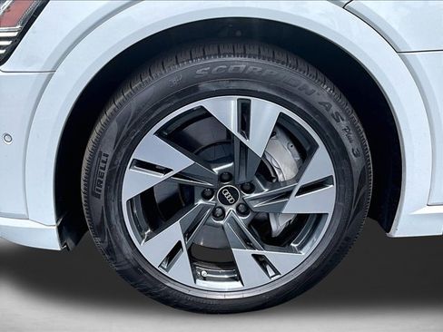Used 2022 Audi e-tron Premium AWD/4WD image 10
