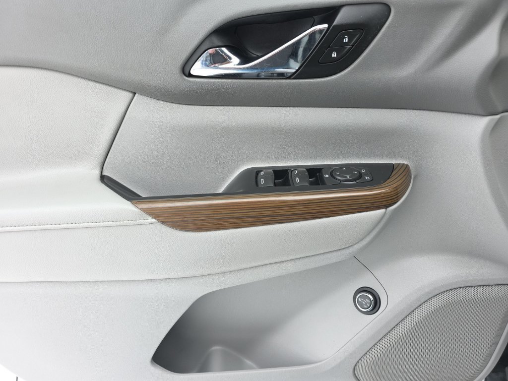 Used 2018 GMC Acadia SLE FWD image 18