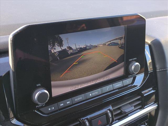 Used 2024 Nissan Pathfinder SV AWD/4WD image 13