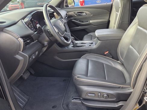 Certified 2023 Chevrolet Traverse Premier FWD image 12