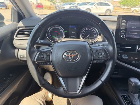 Used 2023 Toyota Camry SE FWD image 16