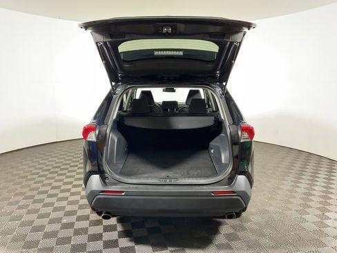 Used 2019 Toyota RAV4 XLE AWD/4WD image 16