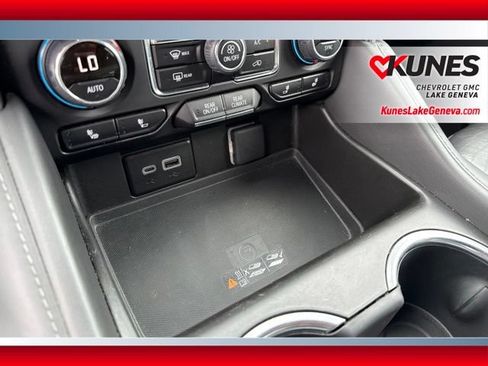 Used 2024 Chevrolet Suburban LT AWD/4WD image 19