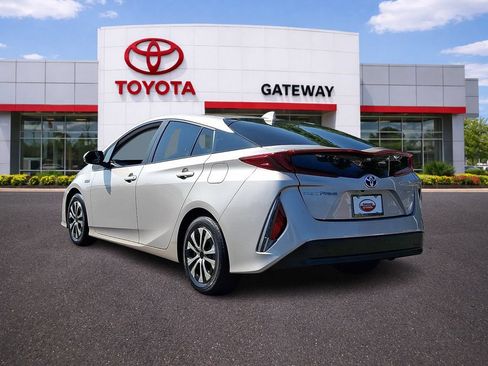 Used 2022 Toyota Prius Prime XLE FWD image 7