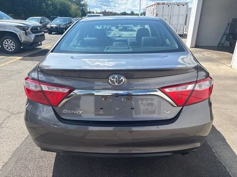 Used 2016 Toyota Camry SE FWD image 4