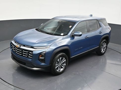 Used 2026 Chevrolet Equinox LT w/ Safety and Technology Package FWD image 19