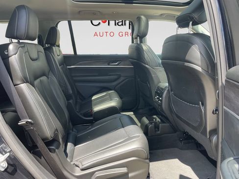 Used 2023 Jeep Grand Cherokee L Limited AWD/4WD image 12