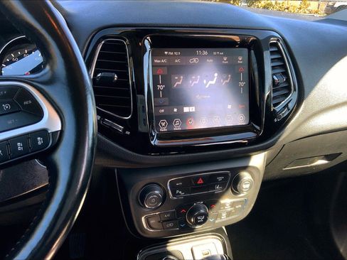 Used 2021 Jeep Compass Limited image 5