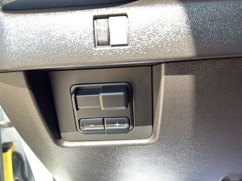 Used 2025 GMC Canyon AT4 AWD/4WD image 20
