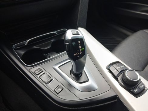 Used 2018 BMW 320i Sedan image 21