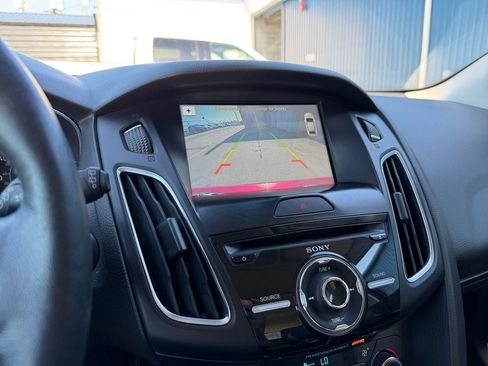 Used 2017 Ford Focus Titanium w/ Titanium Technology Package FWD image 17