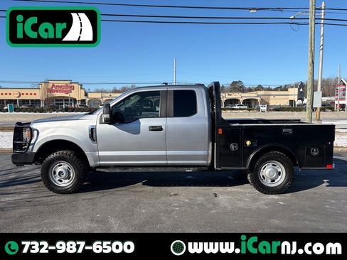 Used 2022 Ford F250 XL w/ Power Equipment Group image 1