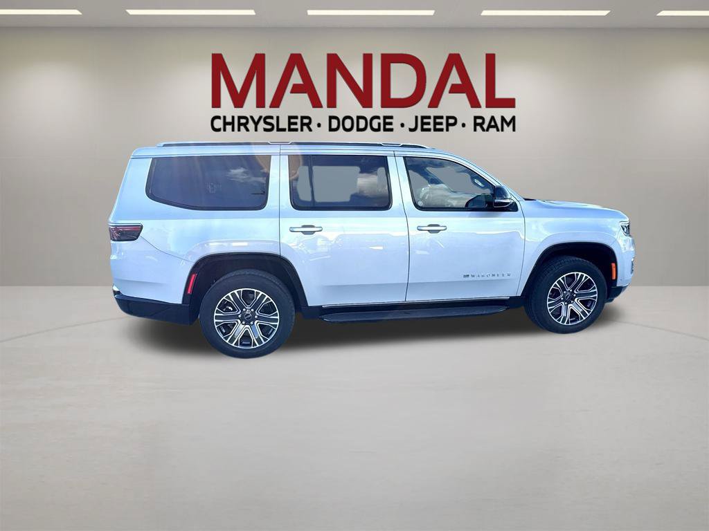 Used 2025 Jeep Wagoneer Series II AWD/4WD image 5