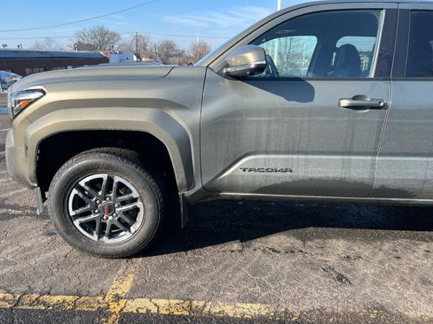 Used 2024 Toyota Tacoma TRD Sport w/ TRD Sport Premium Package image 12
