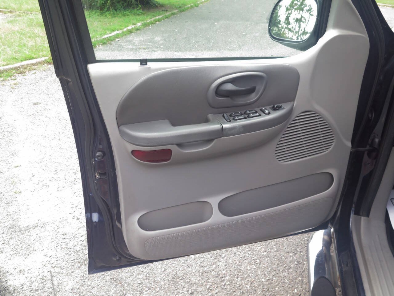 Used 2003 Ford F150 XLT RWD image 17