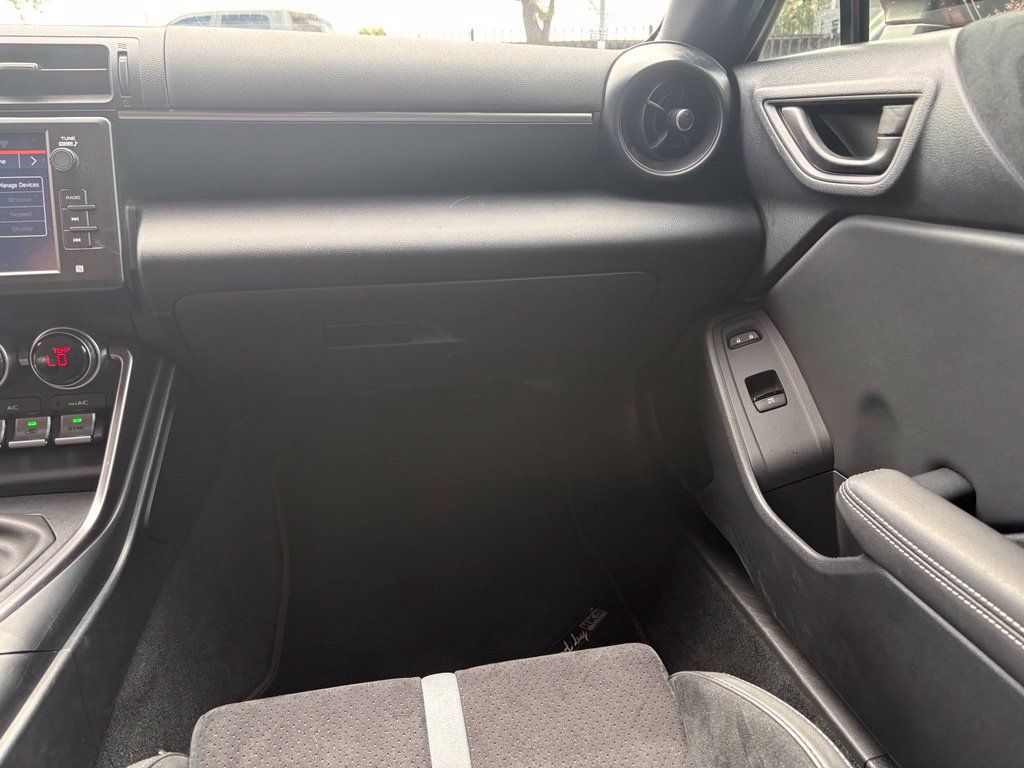Used 2024 Toyota GR86 Premium RWD image 8