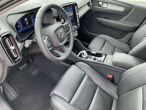 Certified 2023 Volvo XC40 B5 Plus w/ Protection Package Premier AWD/4WD image 16