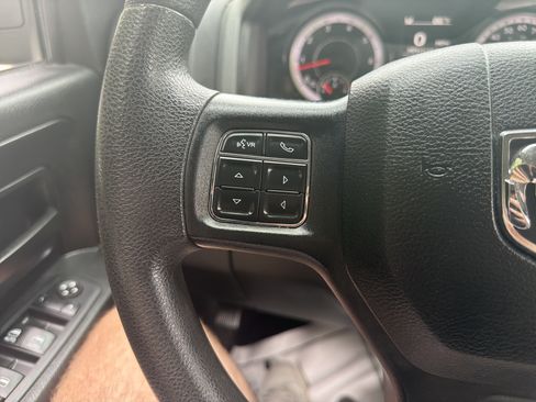 Used 2018 RAM 1500 Express w/ Black Ram 1500 Express Group AWD/4WD image 18