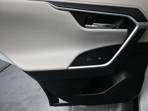 Certified 2022 Toyota RAV4 Limited image 24
