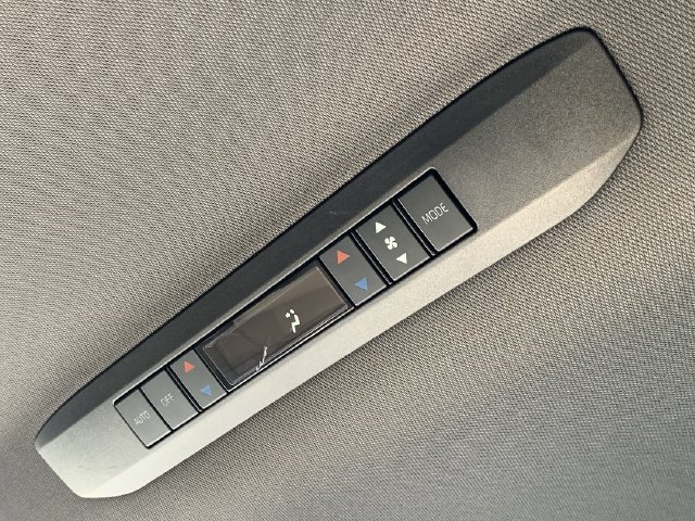 Certified 2024 Toyota Sienna XLE FWD image 36