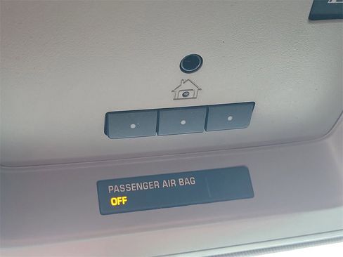 Used 2015 GMC Sierra 1500 SLE w/ SLE Value Package image 13