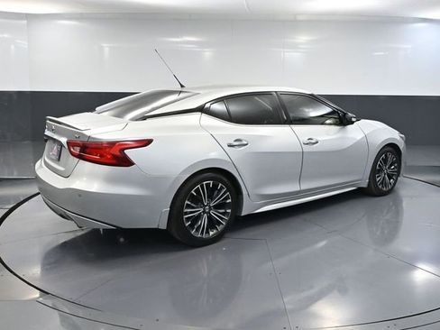 Used 2017 Nissan Maxima 3.5 SV w/ Dynamic Package FWD image 4