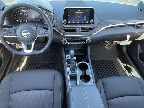 New 2025 Nissan Altima 2.5 SV image 22