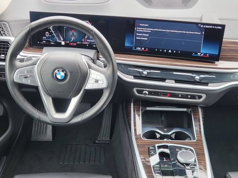 Used 2026 BMW X7 xDrive40i AWD/4WD image 26
