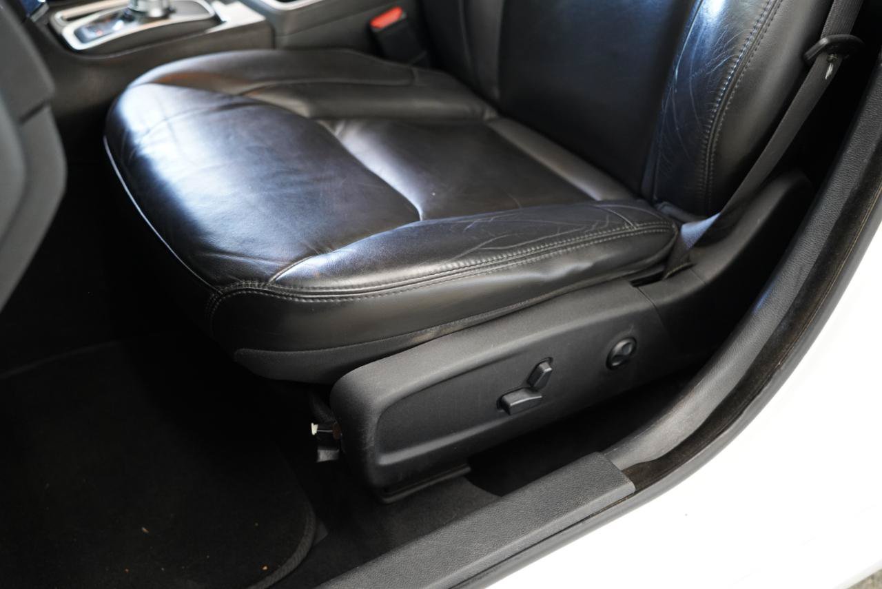 Used 2018 Chrysler 300 Touring L RWD image 26