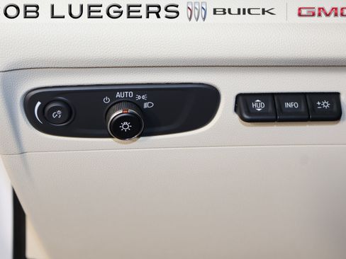 Used 2022 Buick Envision Avenir w/ Technology Package II FWD image 28