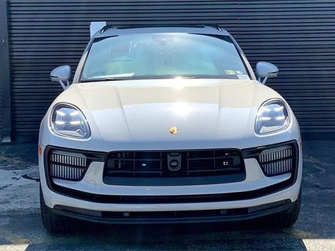 New 2026 Porsche Macan S image 13