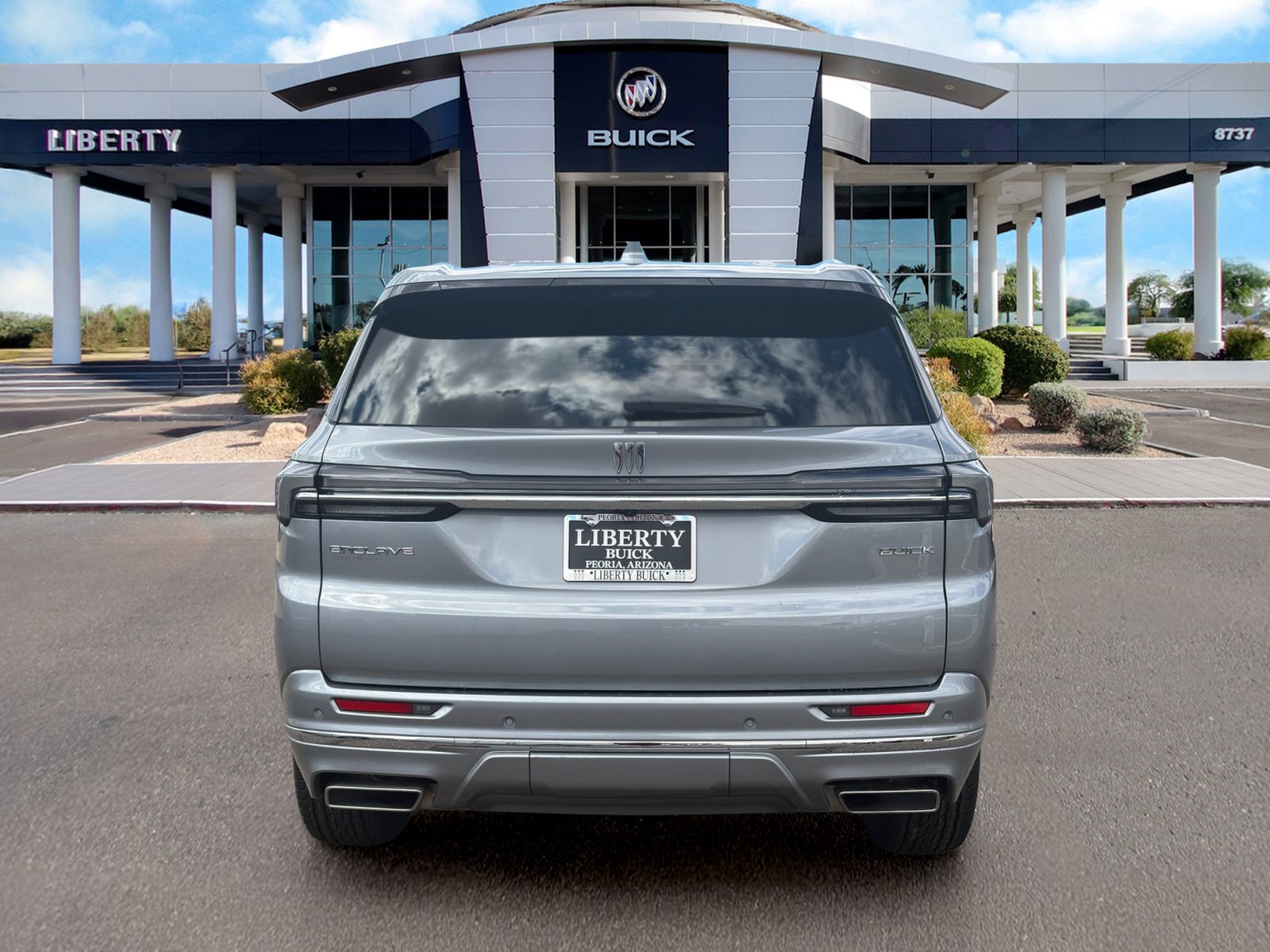 Used 2025 Buick Enclave Avenir w/ Super Cruise Package FWD image 4