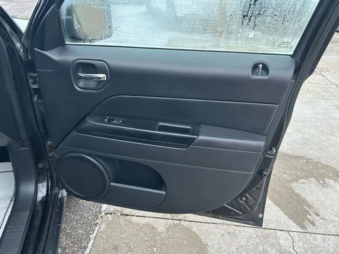 Used 2016 Jeep Patriot Sport image 16