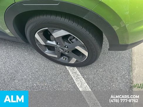 Used 2024 Hyundai Venue SEL FWD image 8