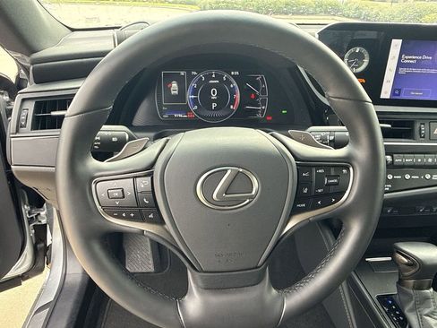 Used 2025 Lexus ES 350 w/ Premium Package image 21