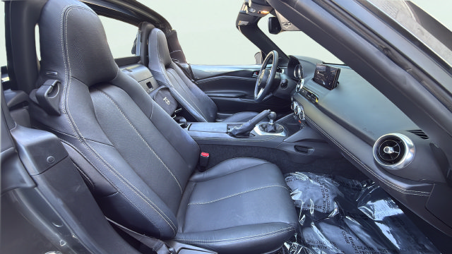 Used 2024 MAZDA MX-5 Miata RF Grand Touring RWD image 28