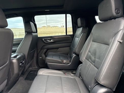 Used 2021 Chevrolet Suburban Z71 w/ Luxury Package image 6