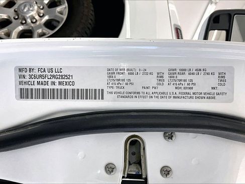 Used 2024 RAM 2500 Laramie AWD/4WD image 36
