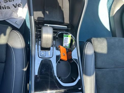 Used 2023 Volvo XC40 Recharge Ultimate AWD/4WD image 17