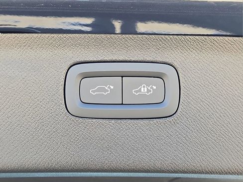 New 2026 Volvo XC90 B6 Ultra w/ Protection Package Premier image 14