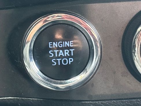 Used 2017 Toyota Tacoma TRD Off-Road w/ Tow Package (A/T) image 17