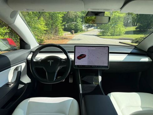 Used 2018 Tesla Model 3 Long Range AWD/4WD image 4